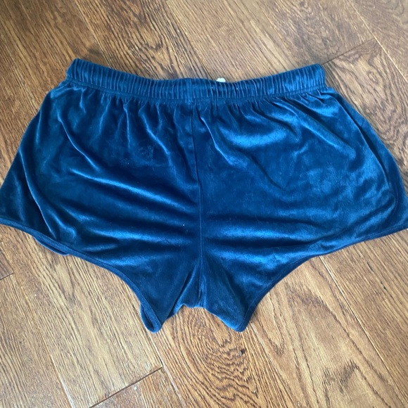 Size: L - Picture 2 of 4